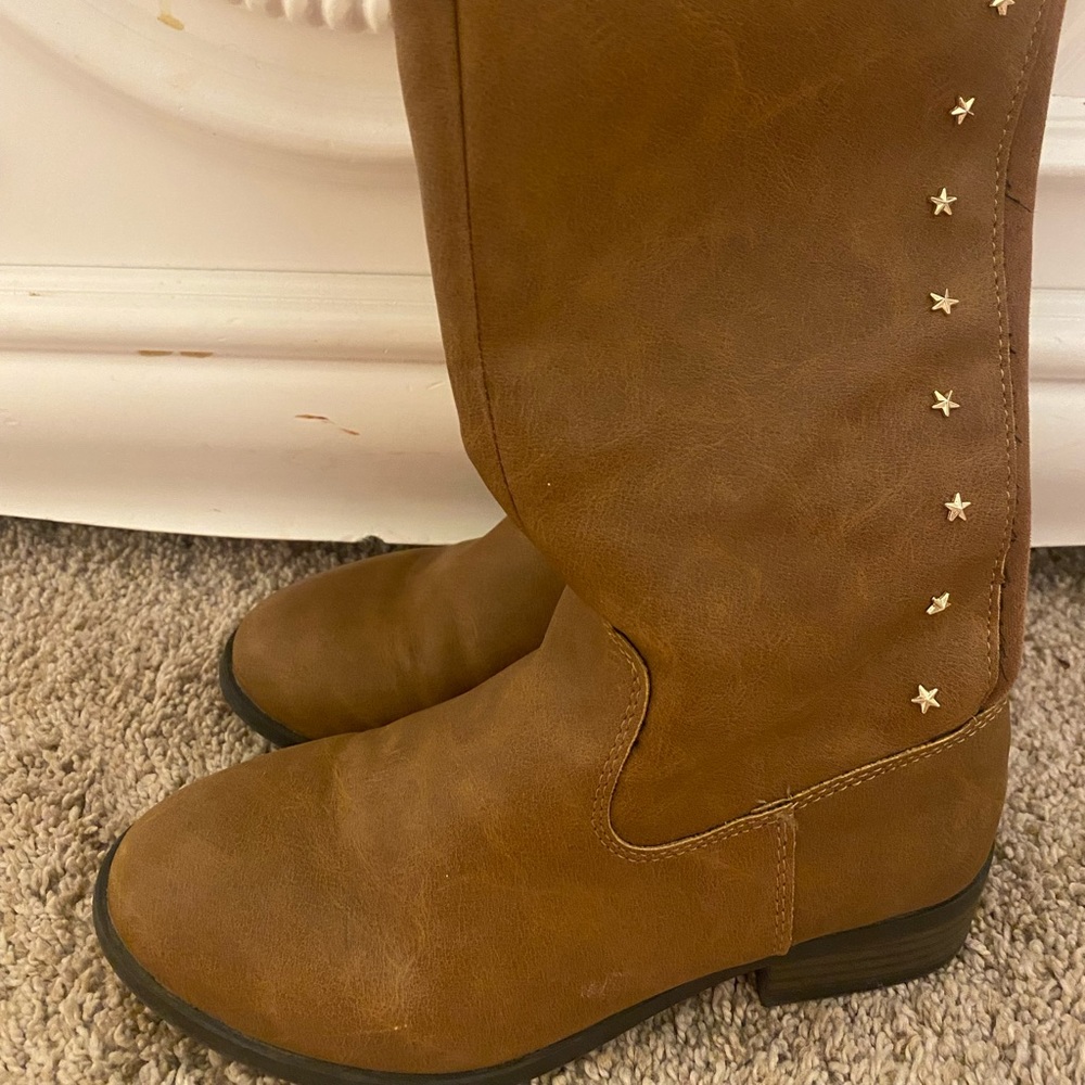 Tan knee high Steve Madden boots! New without tags